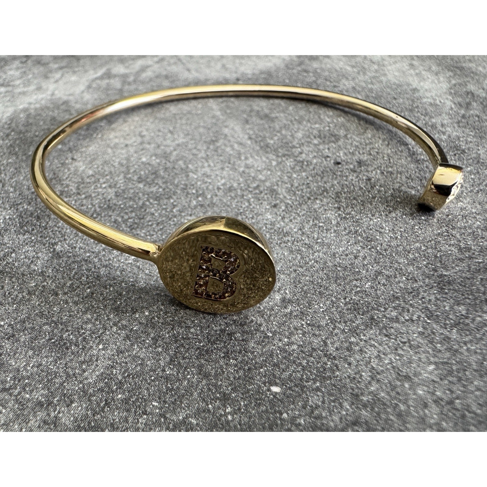 Henri Bendel Gold-Tone B Initial Crystal Cuff Bracelet Open Bangle Logo Endcap 40$